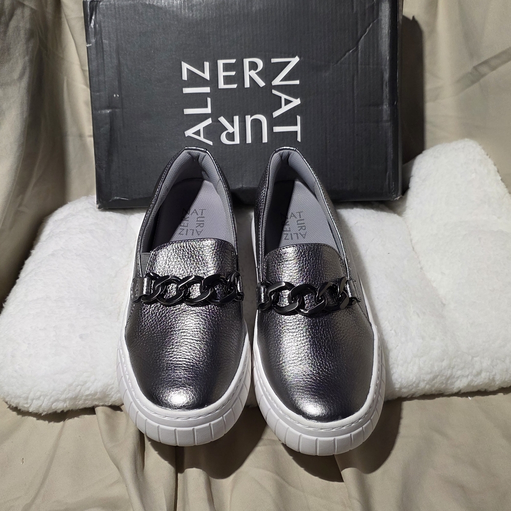Naturalizer Metallic Pewter Chain-Trim Slip-On Mules 7.5W